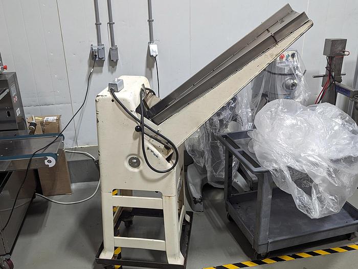 Used Oliver 797 Gravity-Feed Bread Slicer