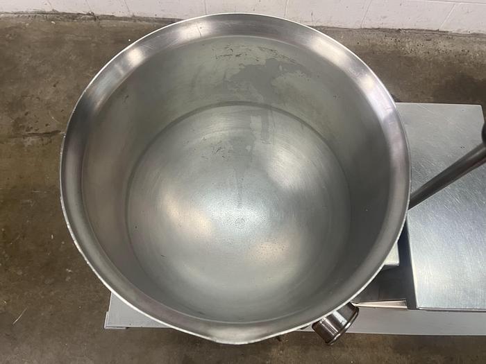 Used Bardeau FTE-20 SS Manual-Tilt Kettle