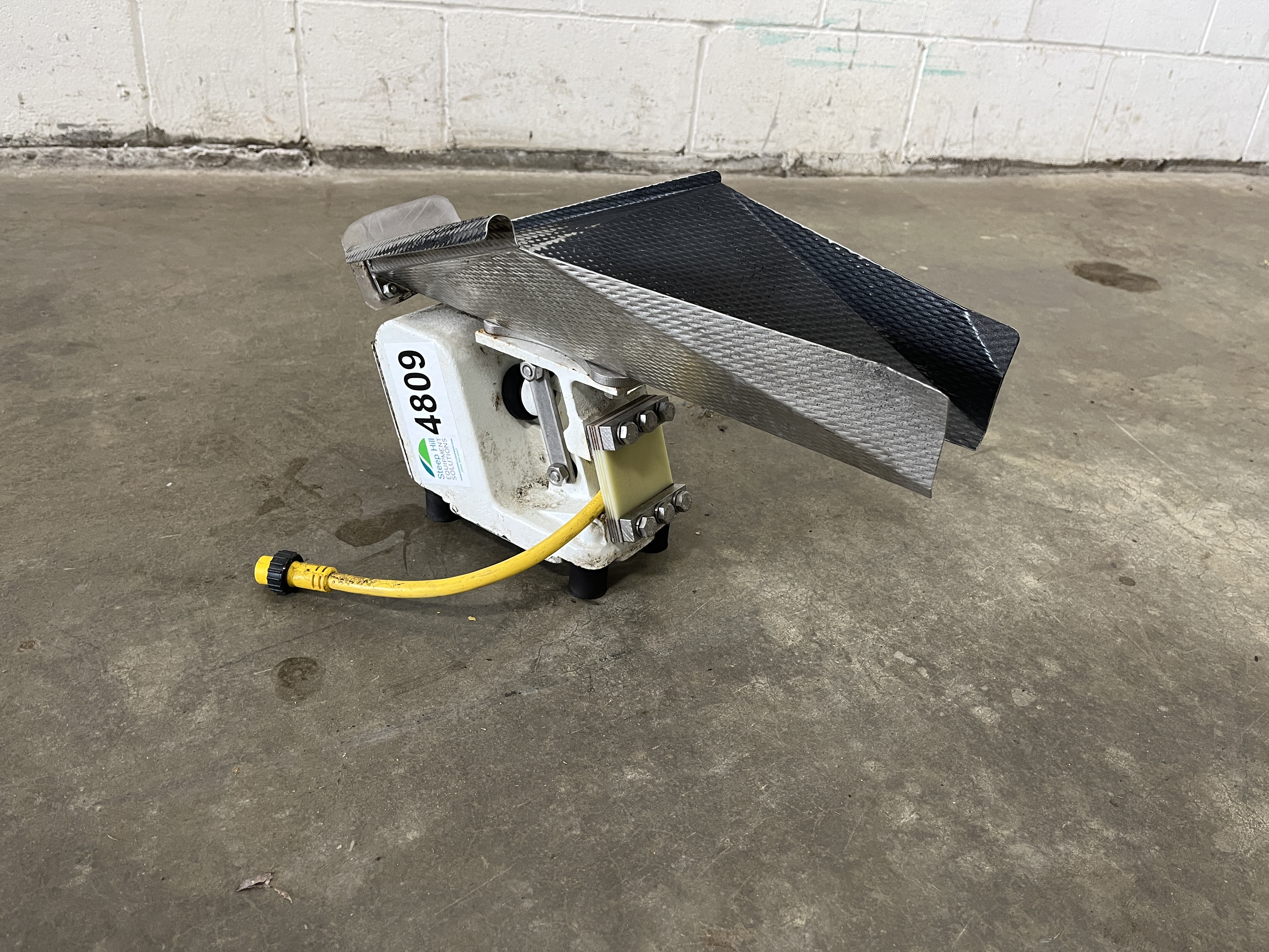 Used Eriez KHS-5 Vibratory Feeder