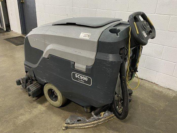 Used Advance SC900 ST 32C Floor Scrubber