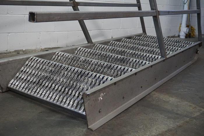 Used Steel 8-Tread Anti-Slip Stairs