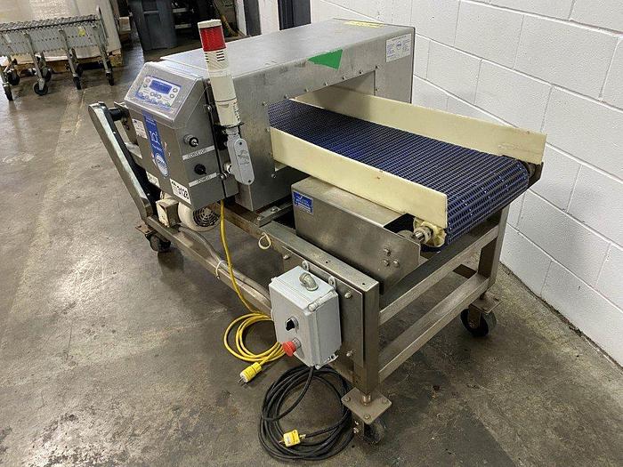 Used Loma IQ2 The MAX! Metal Detector