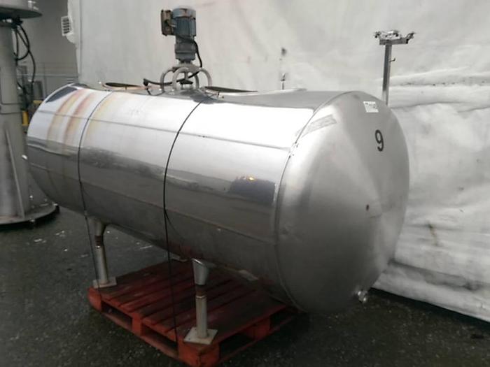 Used 500 Gallon Refrigerated Milk Tank with Agitation