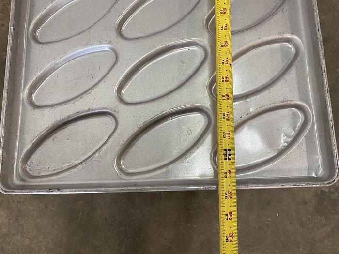 Used Baking Pans With Oval Molds