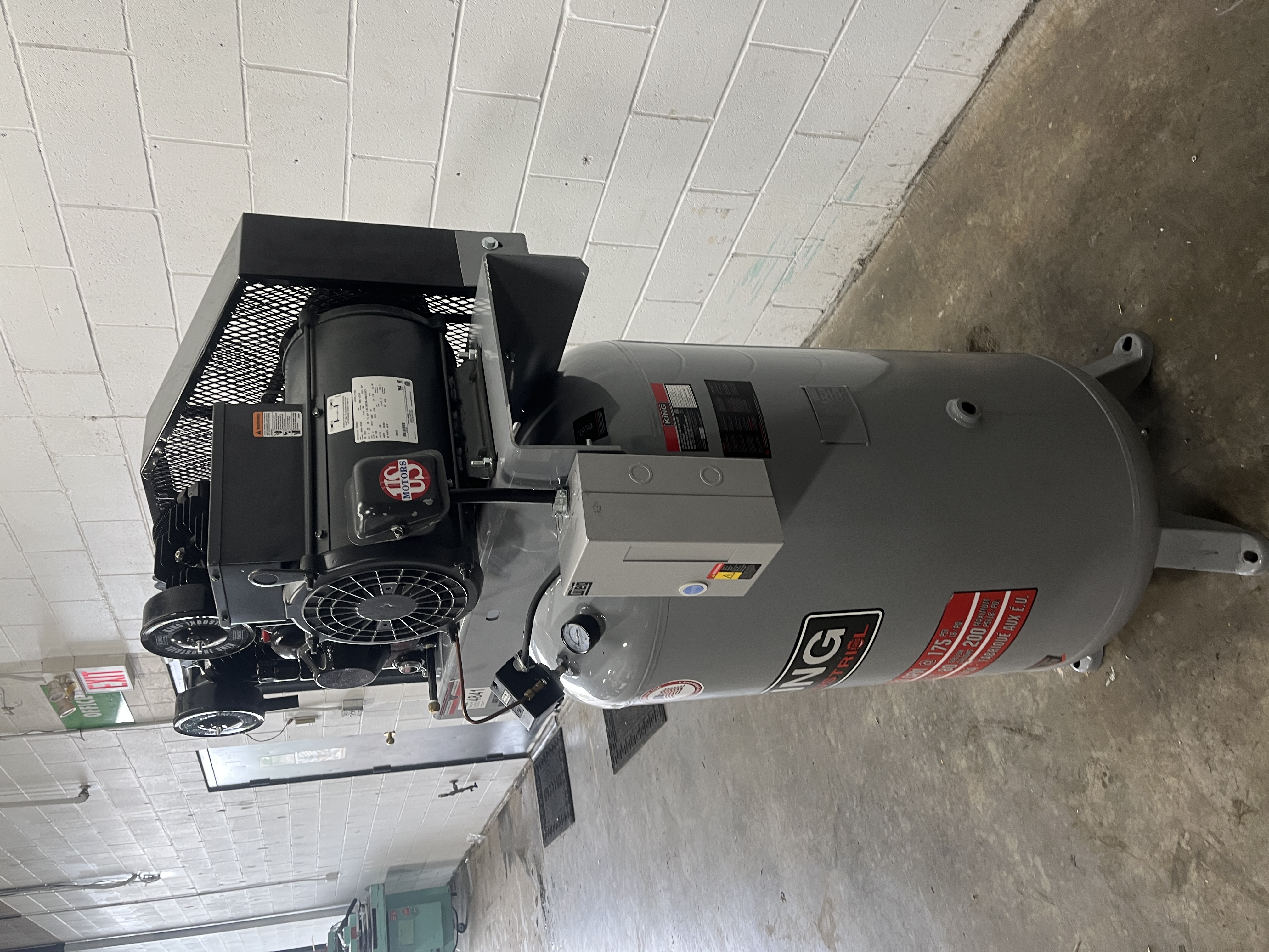 Used King 7.5hp Vertical Air Compressor