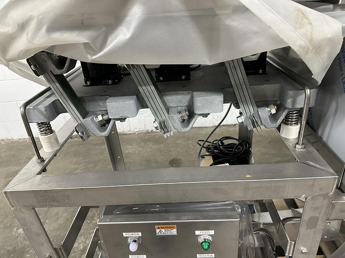 Used Vibratory Conveyor with Spray Nozzles