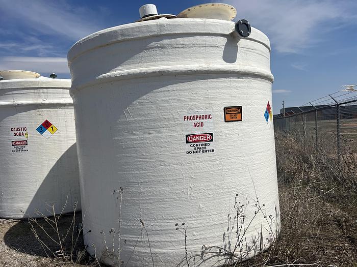 Used 5000 Gallon Fiberglass Tank
