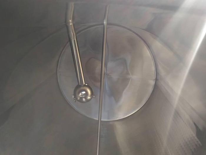 Used 1250 Gallon SS Horizontal Milk Tank