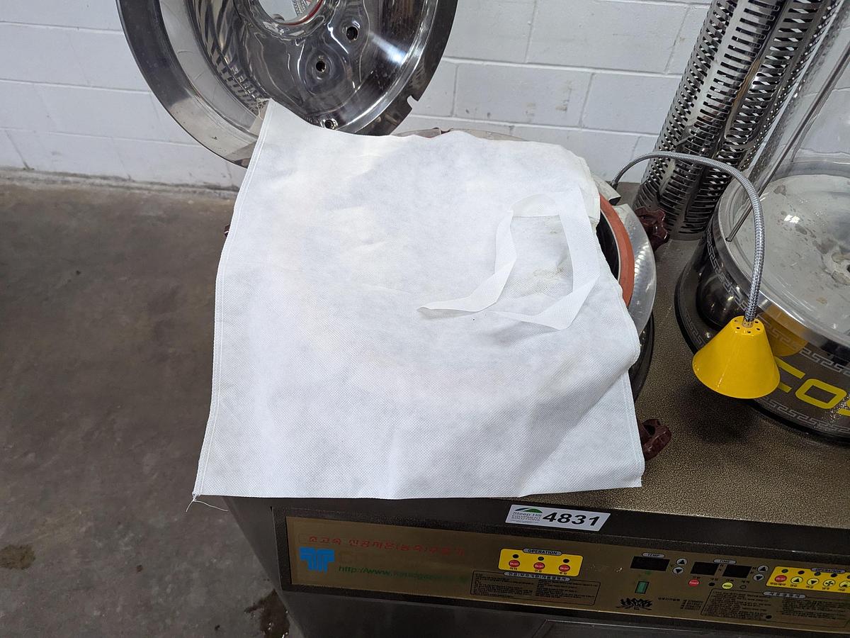 Used Cosmos 660 Vacuum Extractor