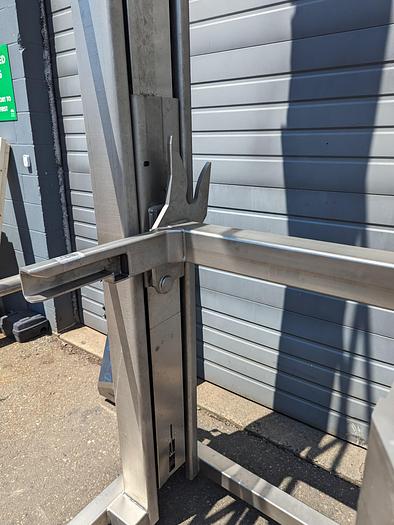 SYSPAL 770lb Buggy Dumper