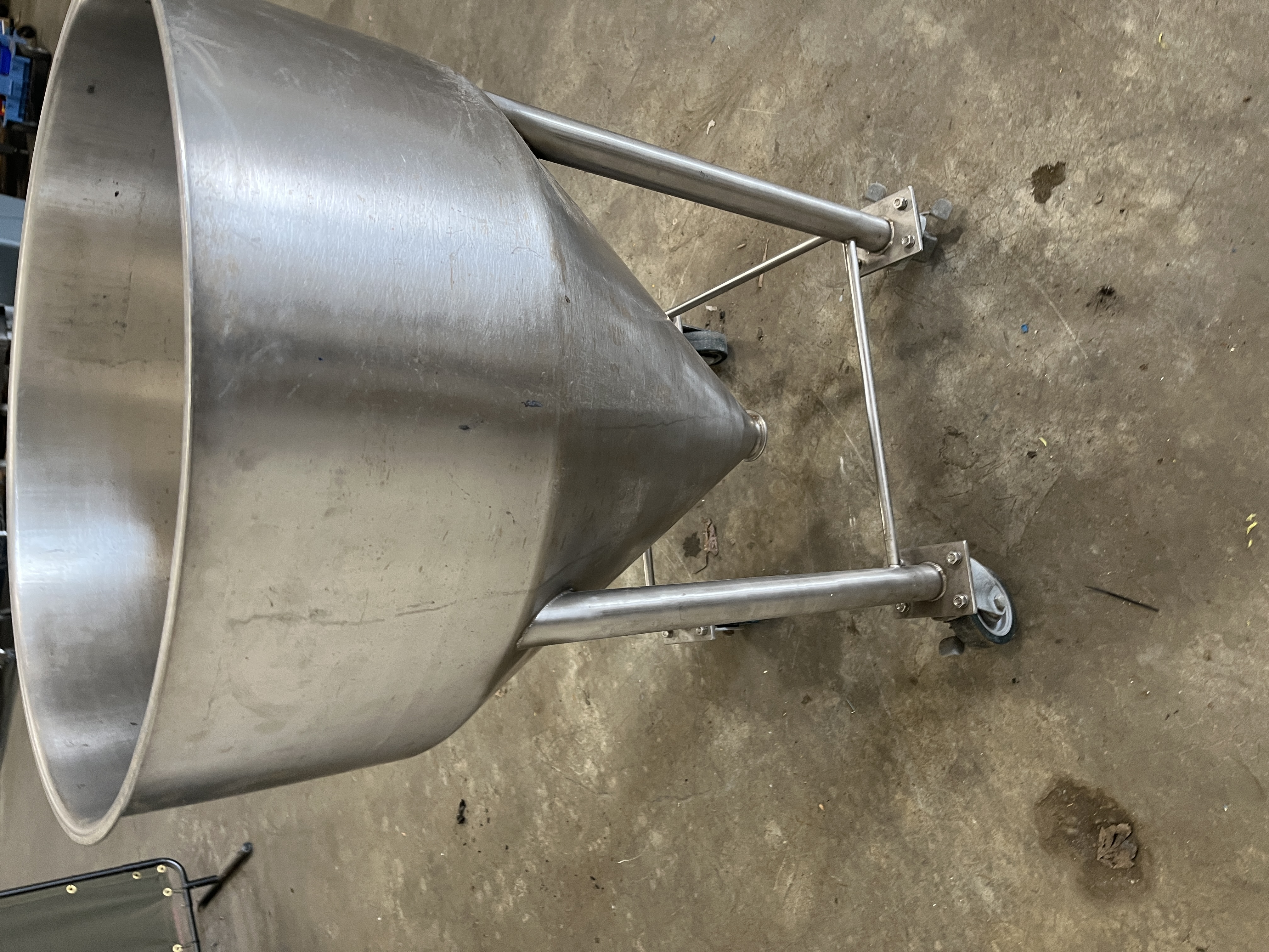 Used Rolling SS Hopper