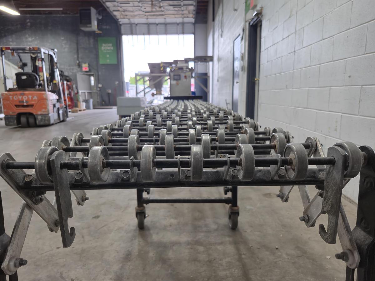 Used BestFlex 200 Gravity Expandable Conveyor