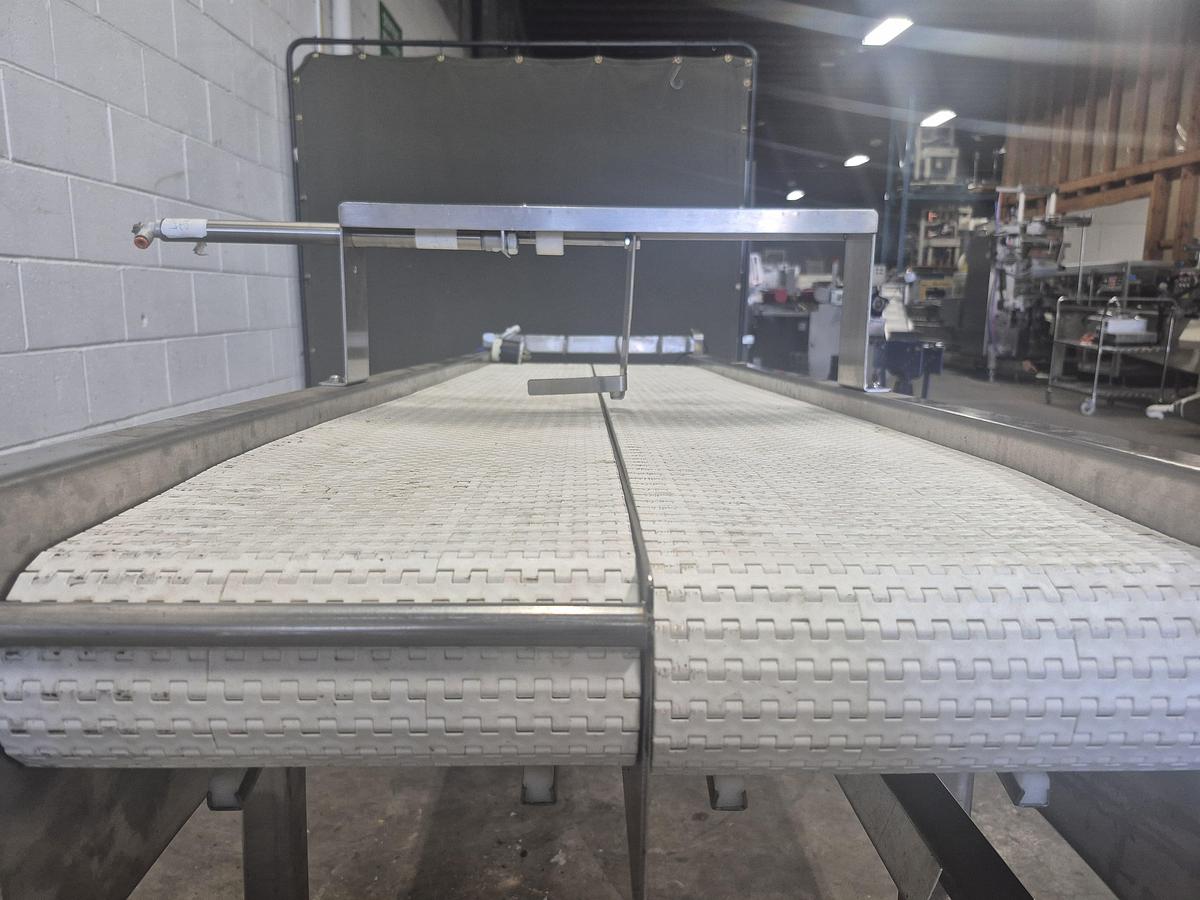 Used 5.10 ft Flat Belt Conveyor 