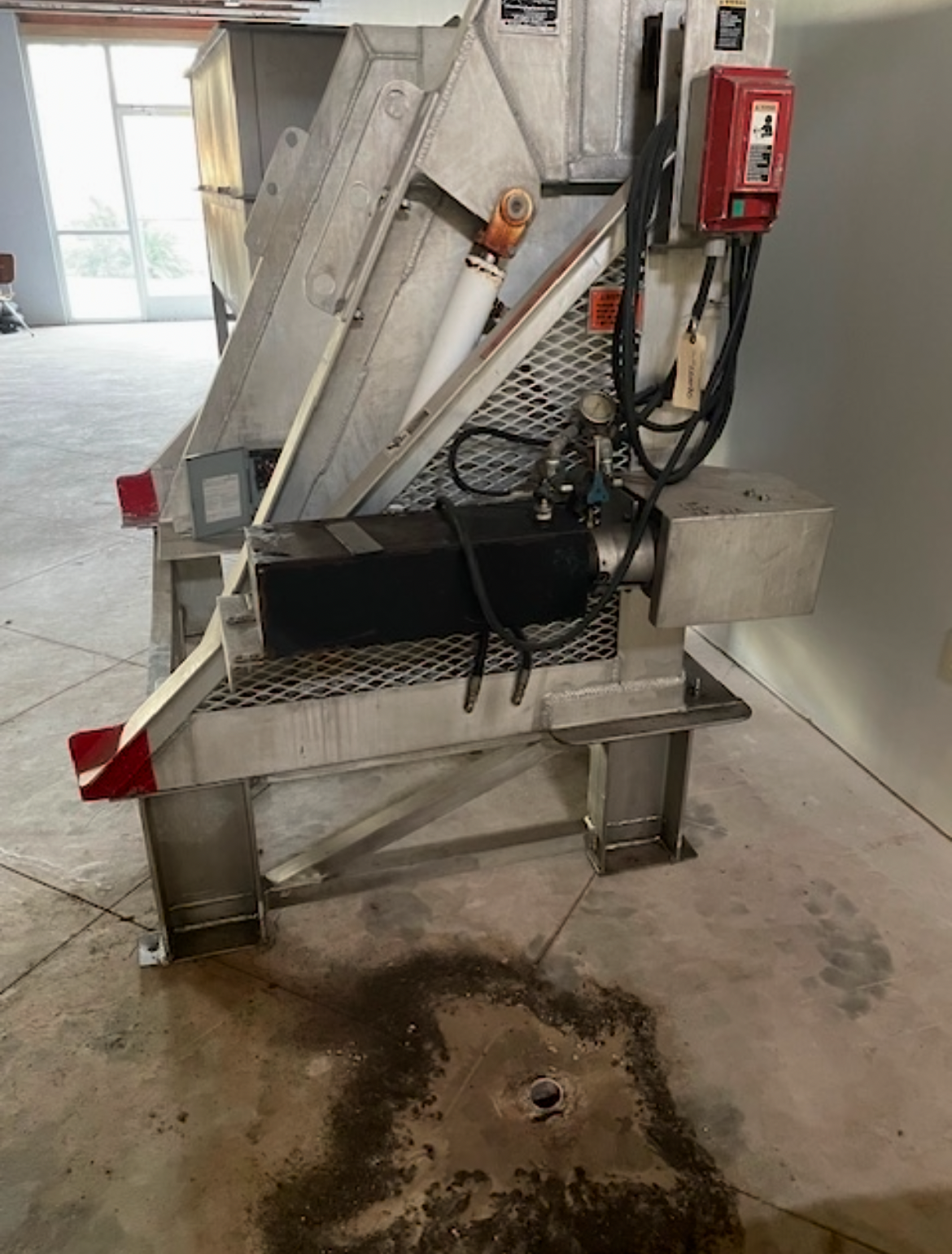 Used Hydraulic Bin Dumper