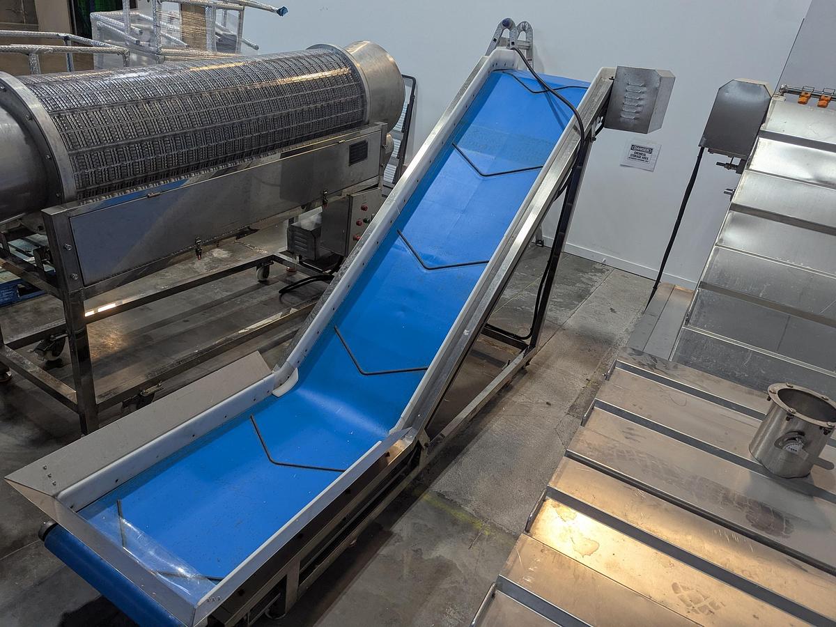 Used 5' High Incline Conveyor 