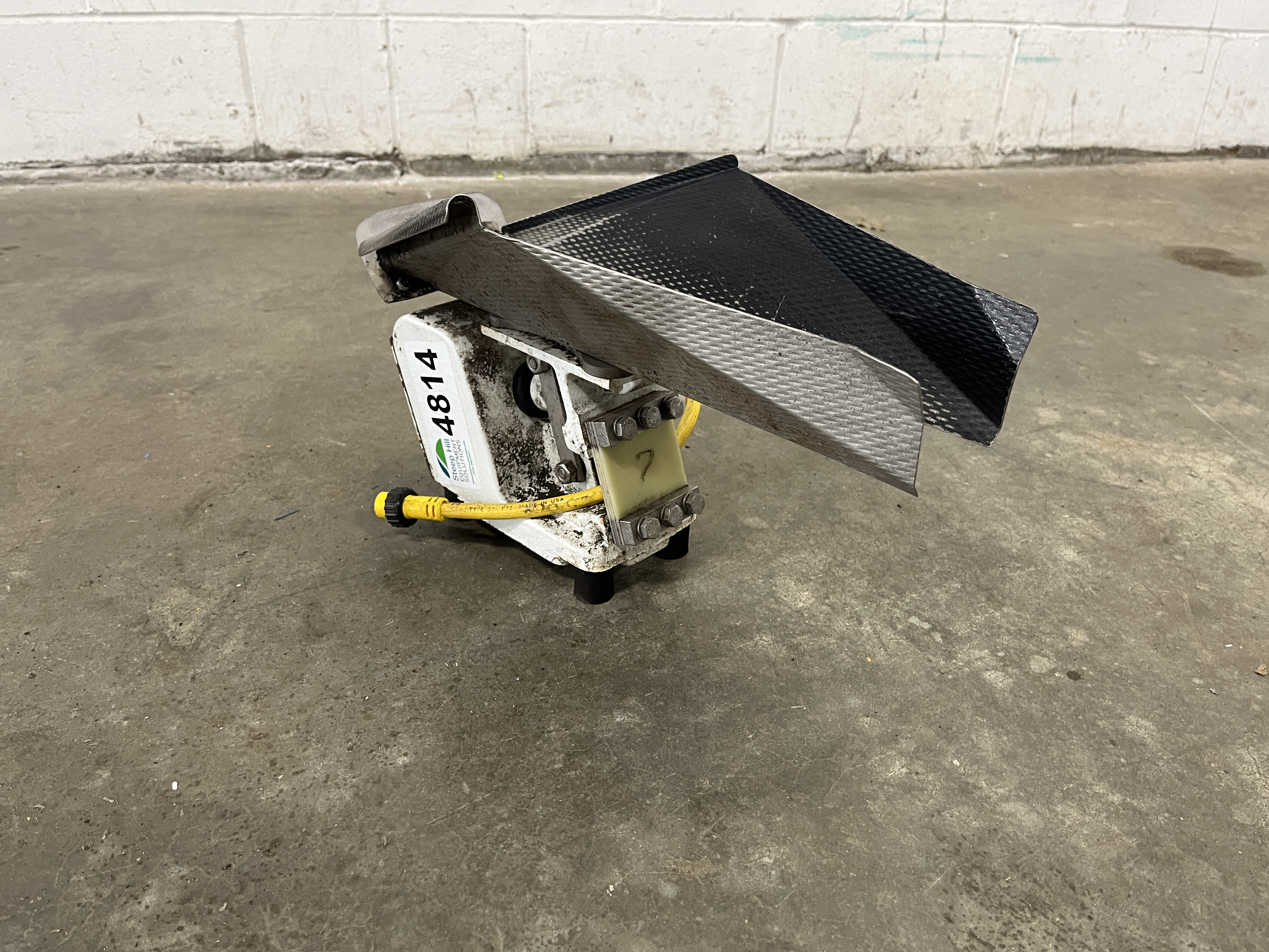 Used Eriez KHS-5 Electromagnetic Vibratory Feeder Drive