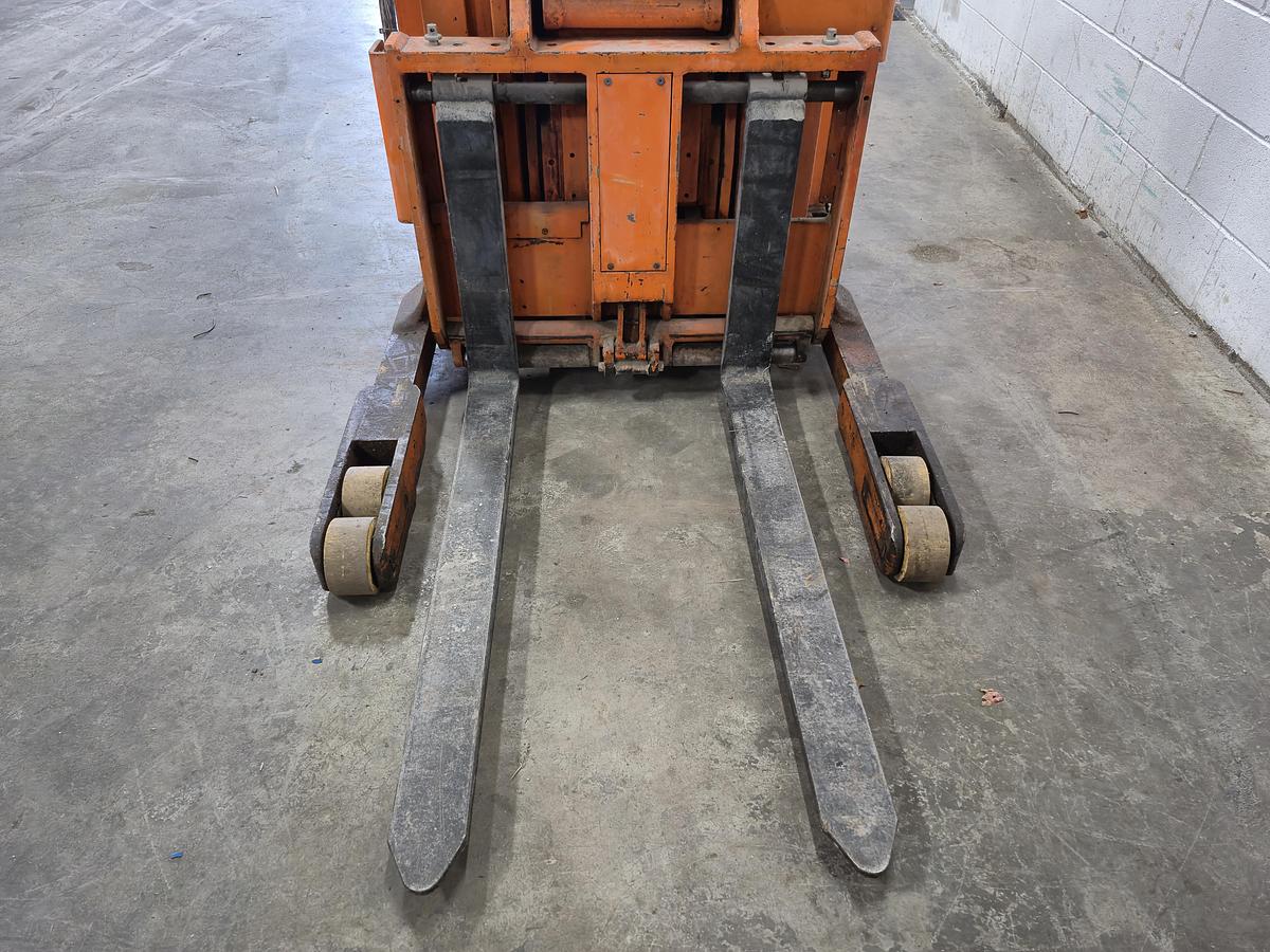 Used Raymond 20R30TT Electric Forklift