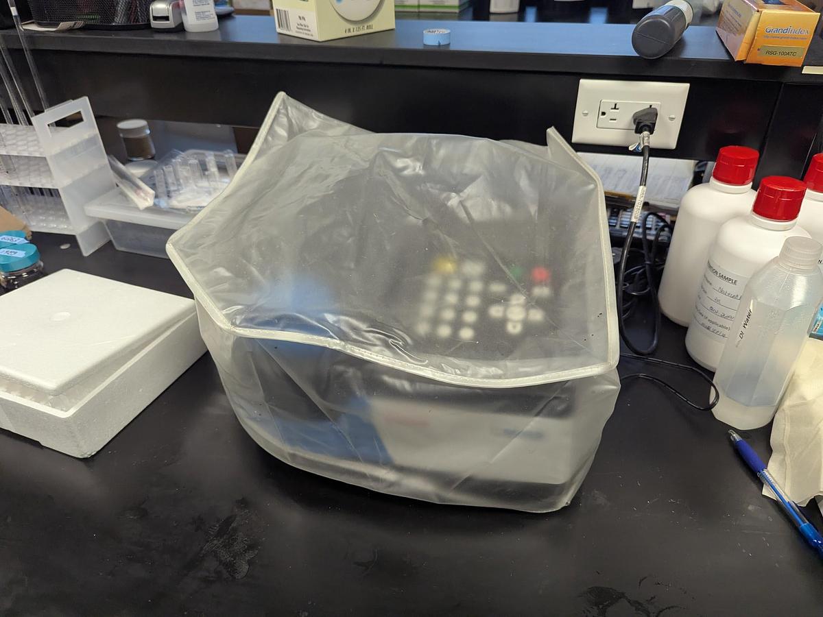 Used ThermoFisher Scientic GENESYS 30 Visible Spectrophotometer