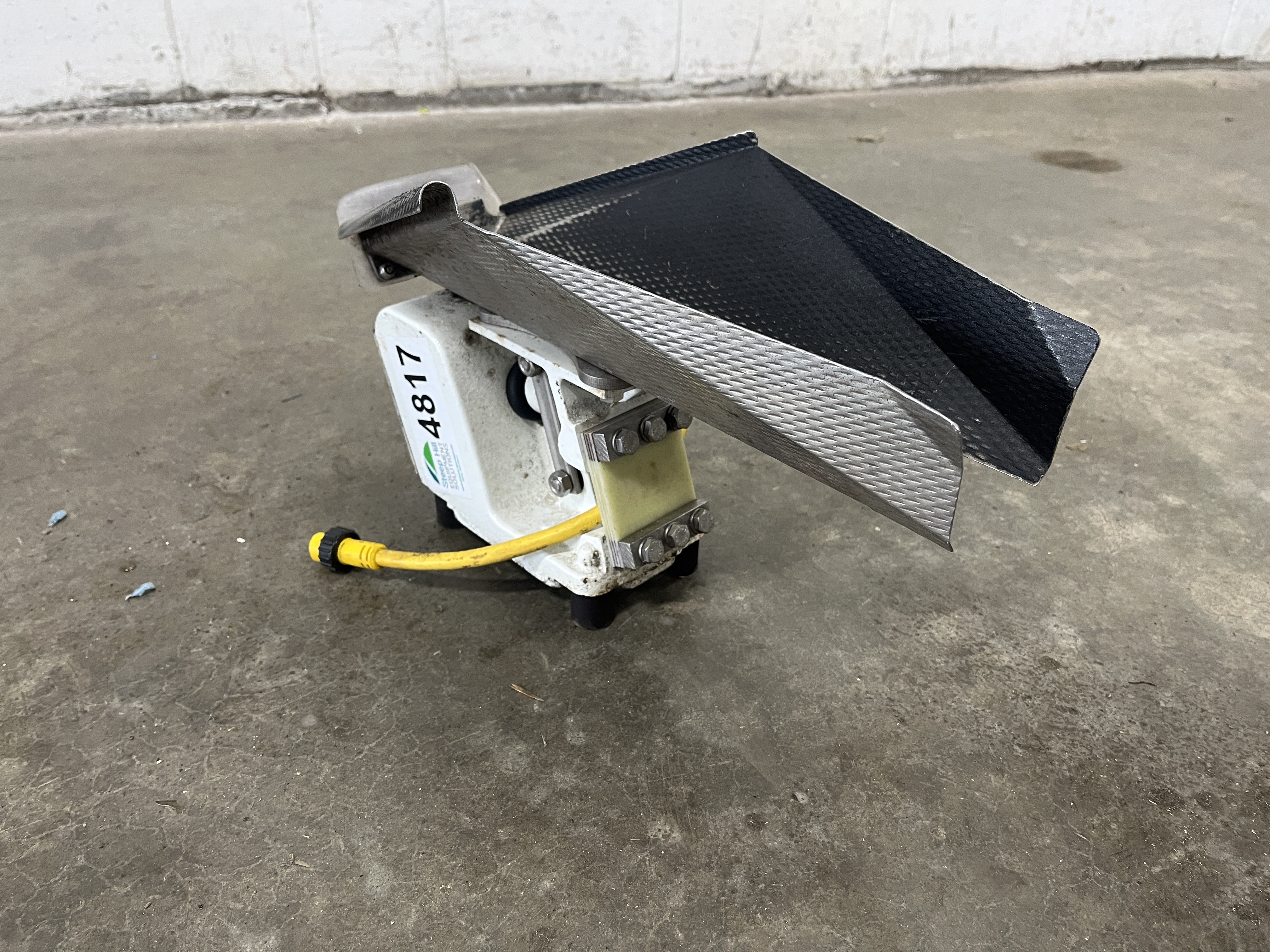 Used Eriez KHS-5 Electromagnetic Vibratory Feeder Drive