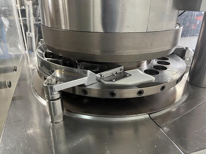 Used Vanguard Rotary Tablet Press