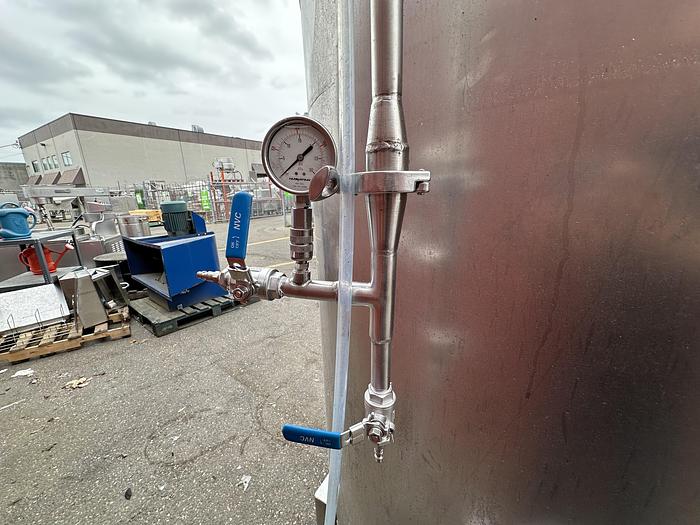 Used 825 Gal. Brite Tank