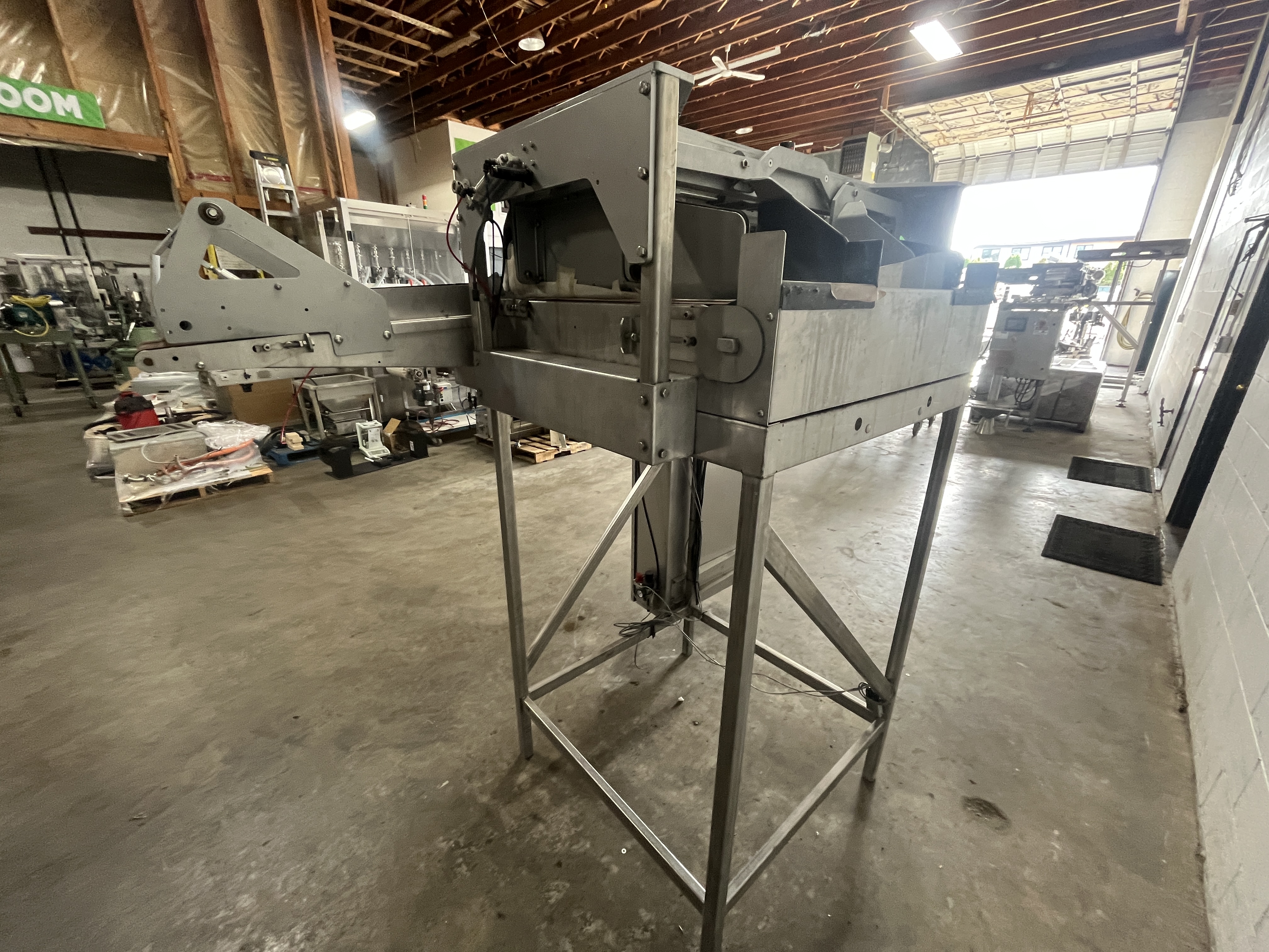 Used Hayley Manufacturing Diverting Conveyor System