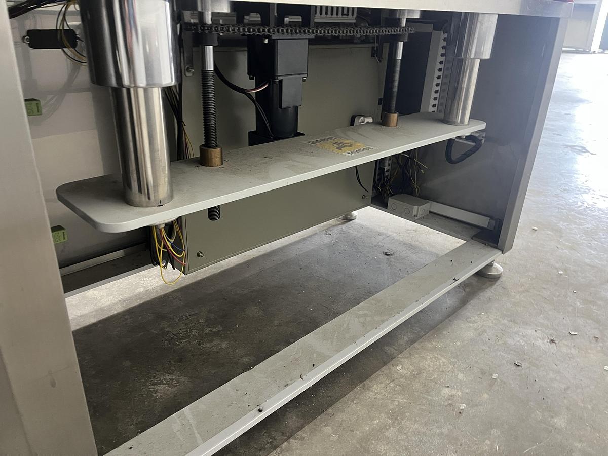 Used Pharmasystec Bottle Capper