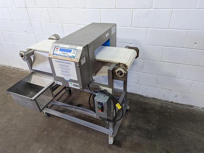 Used Loma IQ2 Metal Detector