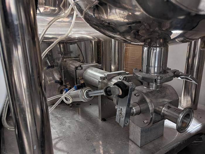 Used Servo Piston Pump w/ Balance Tank