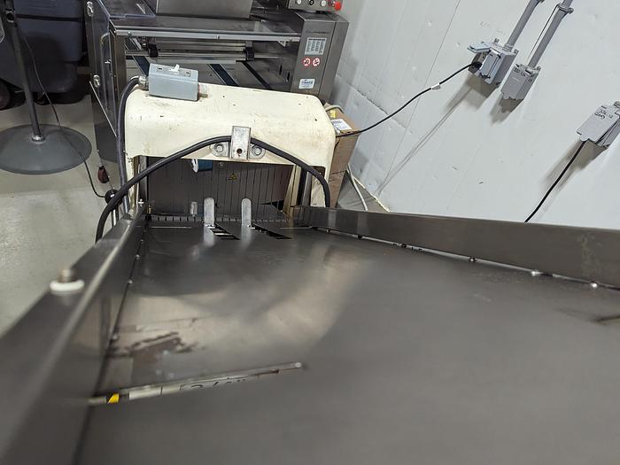 Used Oliver 797 Gravity-Feed Bread Slicer