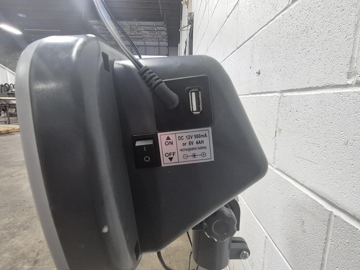 Used Global Industrial Bench & Floor Scale