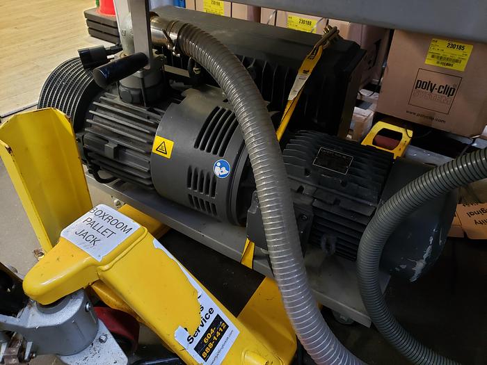 Used VC999 Chamber Sealer