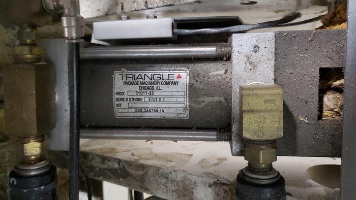 Used Triangle TWB6C Twin Tube VFFS Bagger