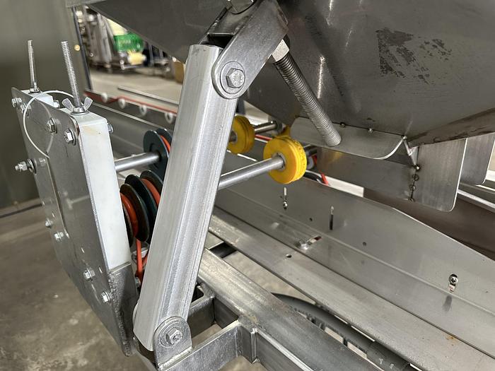 Used Berry Volumetric Clamshell Filler