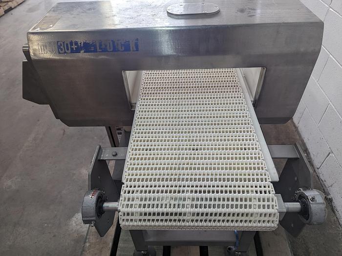 Used Lock MET30+ Metal Detector