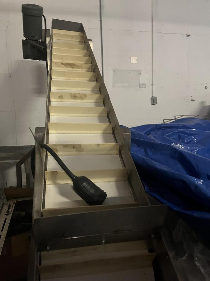 Used 5.5ft High Cleated Incline Conveyor