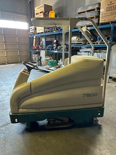 Used Tennant 7200 Riding Floor Scrubber