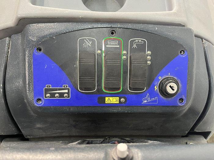 Used Advance SC750 ST Floor Scrubber