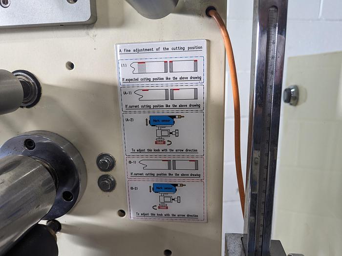 Used Shingda SD-920HE Horizontal Flow Wrapper