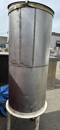 Used 500 Gallon Vertical SS Tank
