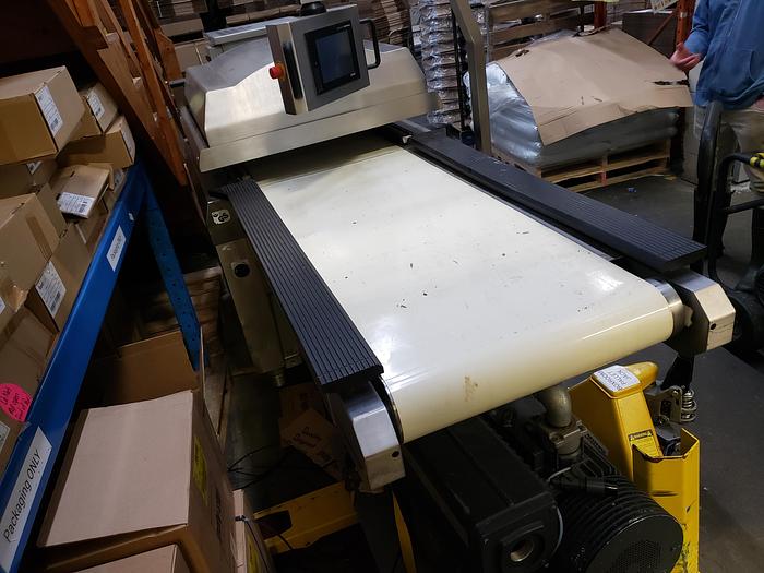 Used VC999 Chamber Sealer