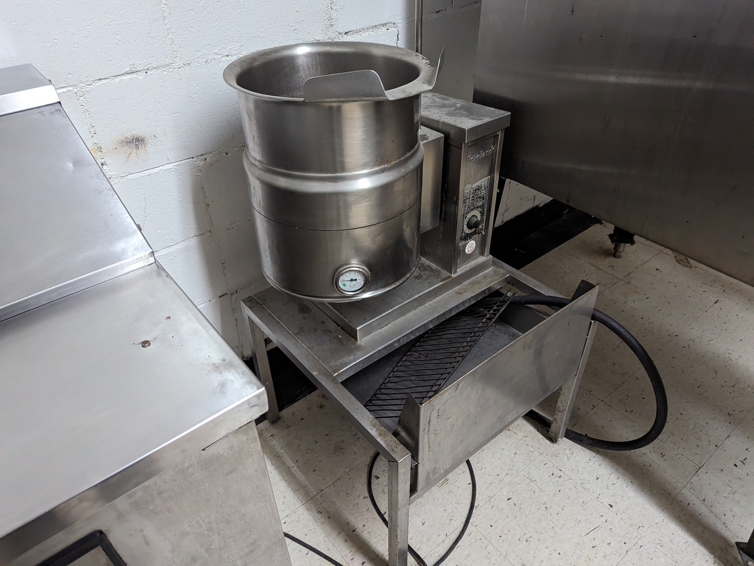 Used Cleveland KET-6T Steam-Jacketed Tilting Kettle