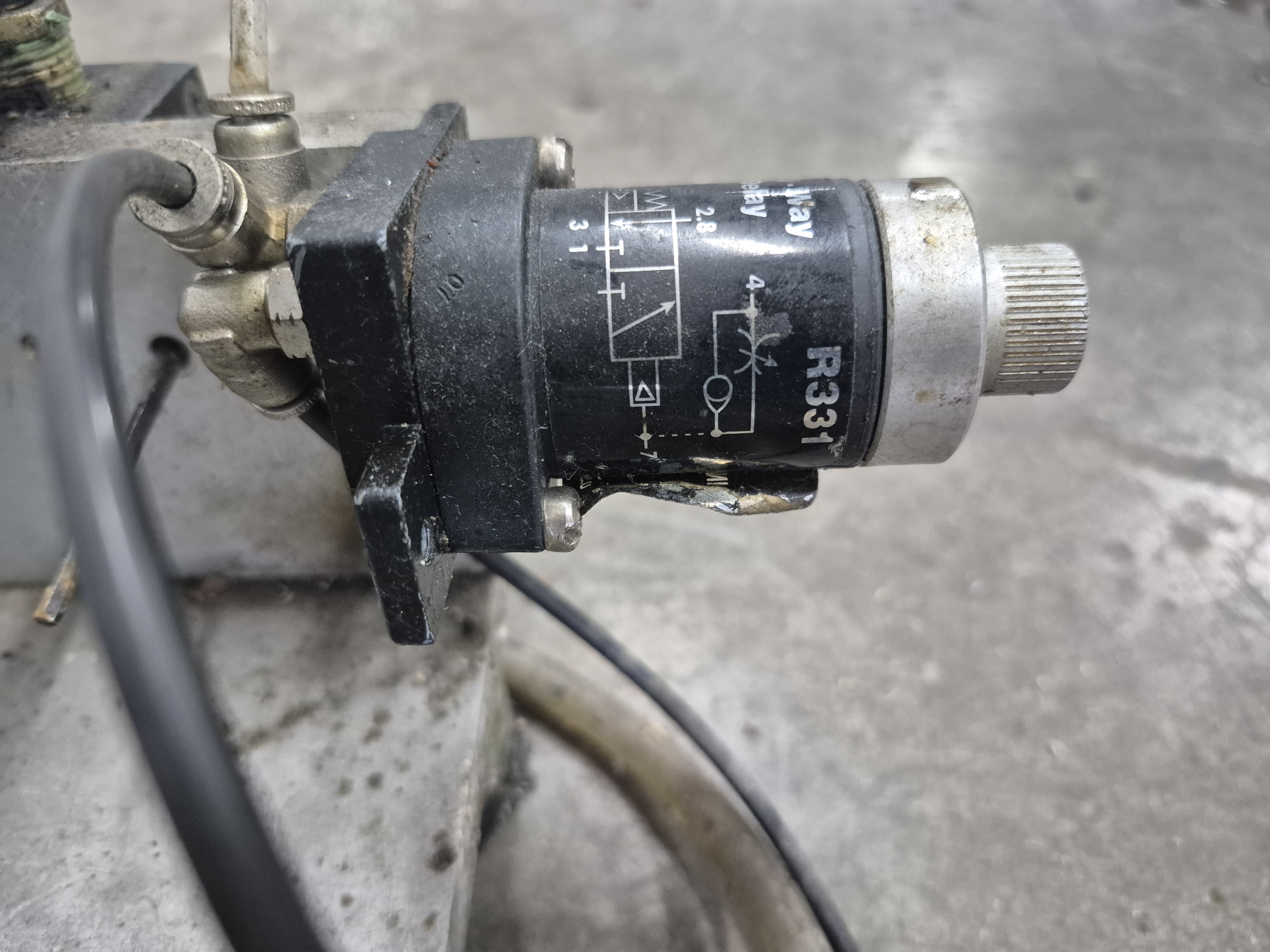 Used Asset Capper Machine