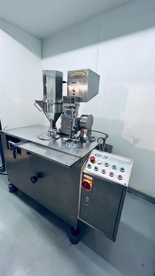 Used Semi-Automatic Capsule Filling Machine