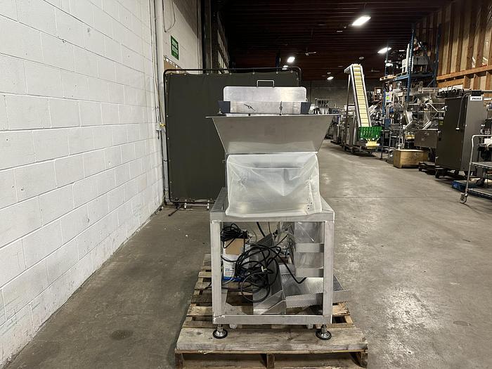 Used Vibratory Conveyor with Spray Nozzles