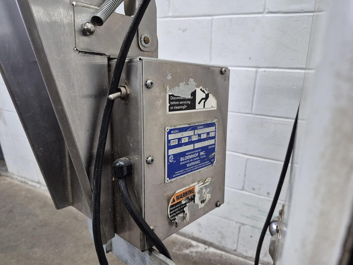 Used Oliver 797-32 Bread Slicer with Mini-Vert Air Bagger Station