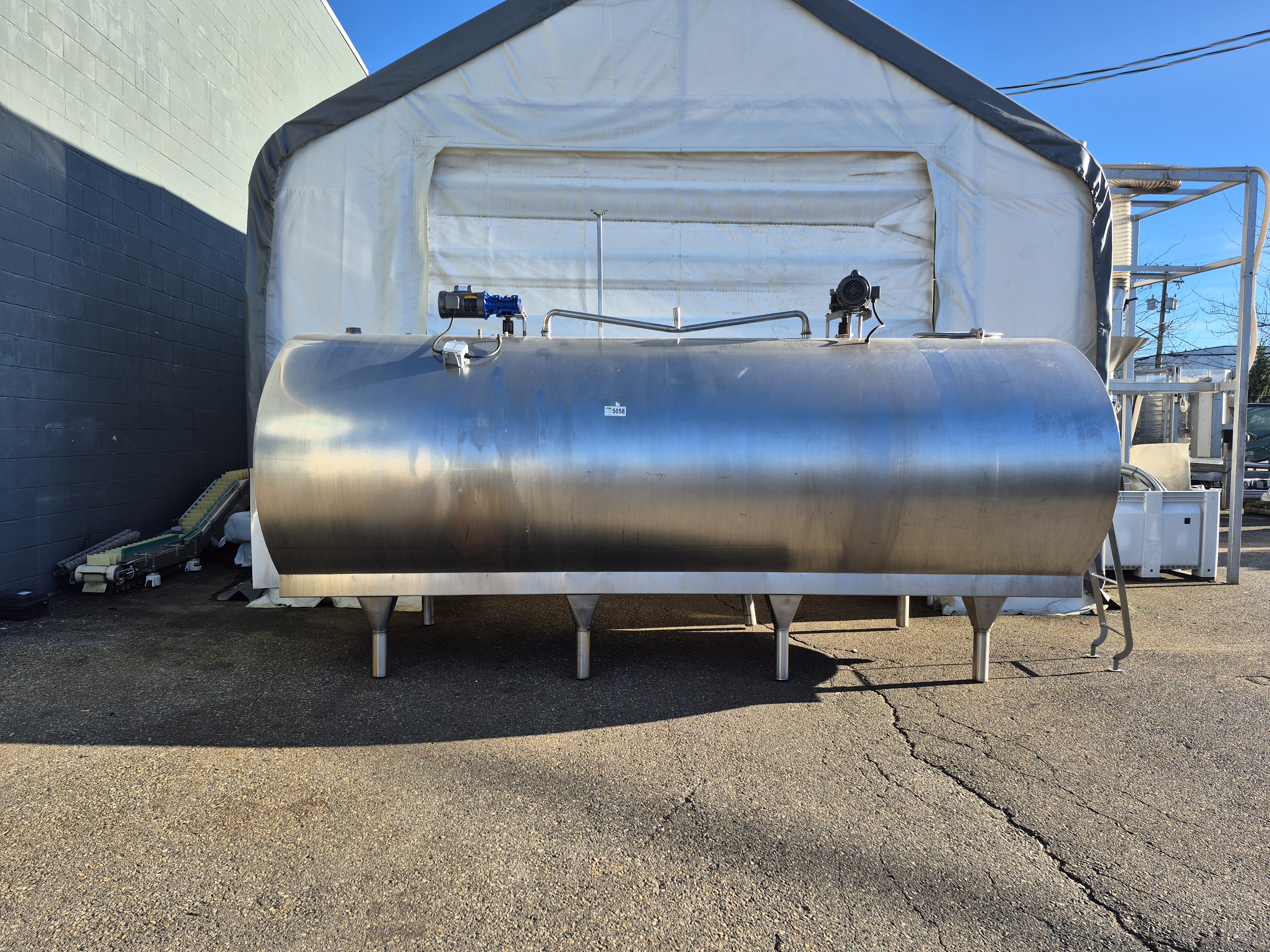 Used Paul Mueller Horizontal 2000 Gallon Tank