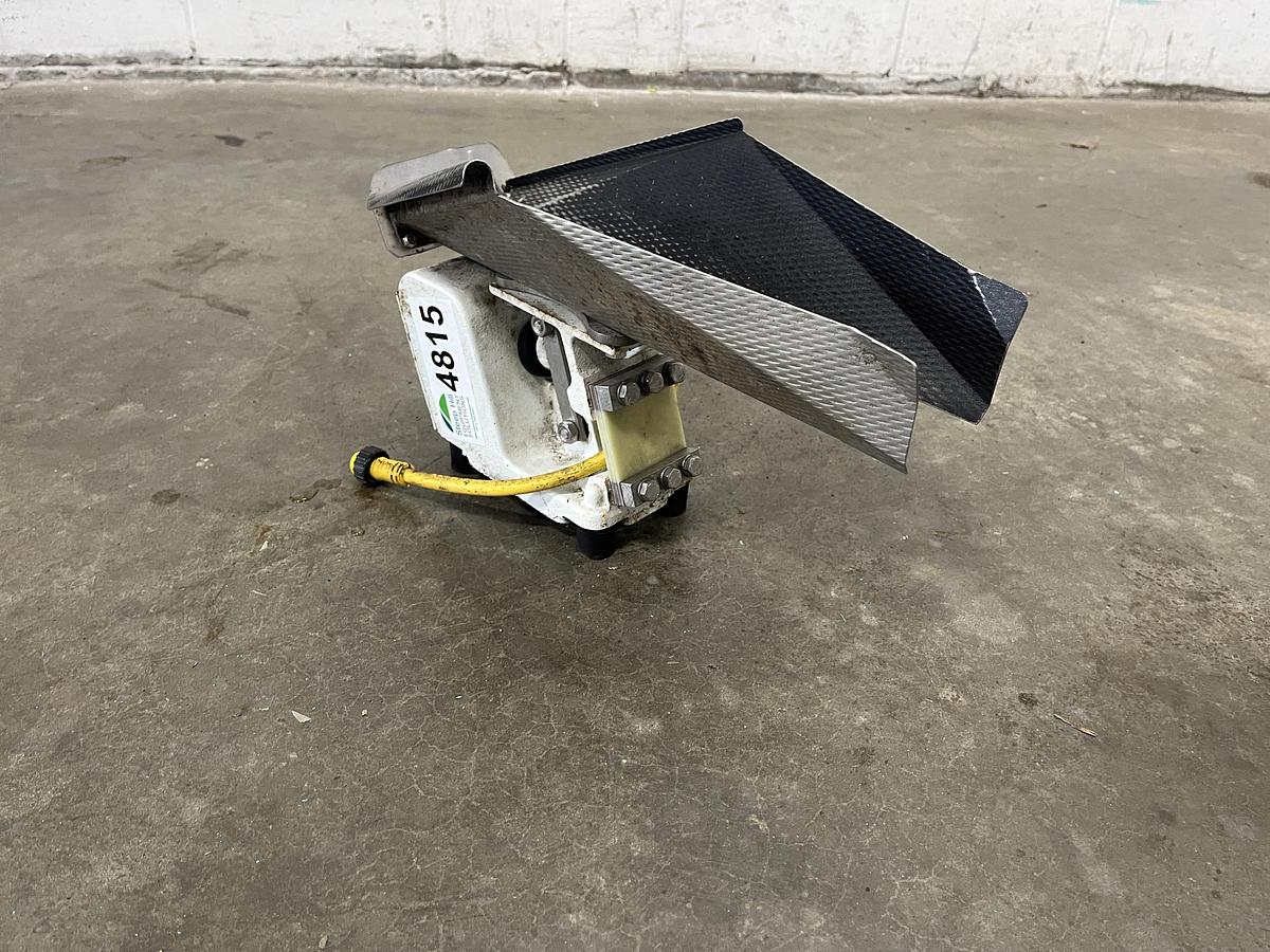 Used Eriez KHS-5 Electromagnetic Vibratory Feeder Drive