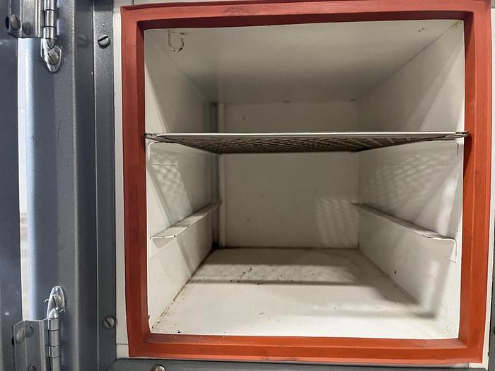 Used NAPCO 58301 Bench Top Vacuum Oven