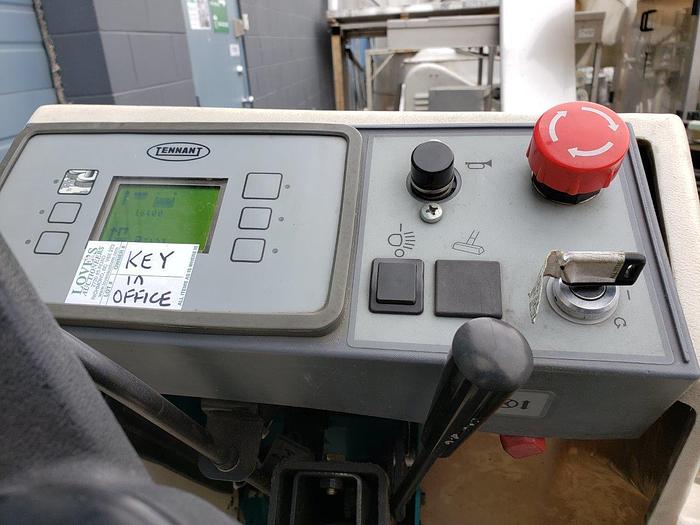 Used Tennant 7300 Ride-on Floor Scrubber